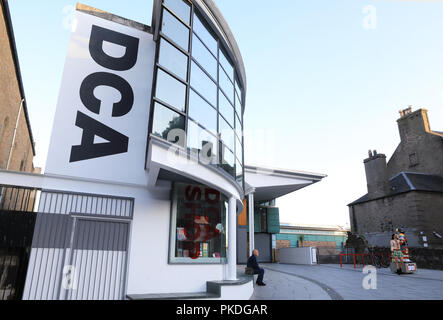 Beliebte Dundee Contemporary Arts Center mit Galerien, ein Kino und das Grundgewebe aus Jute, Cafe, in Nethergate, auf Tayside, in Schottland, Großbritannien Stockfoto