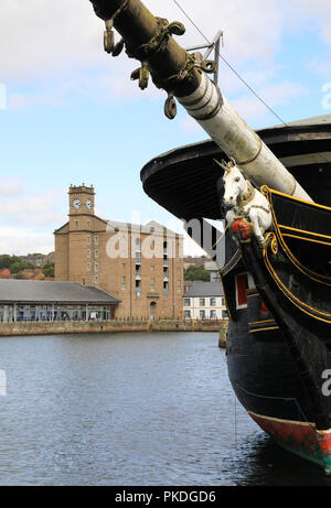 HMS Unicorn auf Victoria Dock in der Stadt Dundee, als Marina und Teil der Stadt Kai Sanierung, auf Tayside, in Schottland, Großbritannien Stockfoto