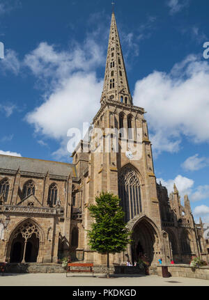 Südfassade, Portal der Glocken der Kathedrale, Tréguier, Bretagne, Frankreich. Stockfoto