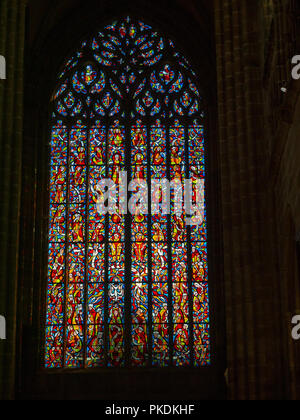 Glasfenster, südlichen Querschiff, Treguier Kathedrale, Bretagne, Frankreich. Stockfoto