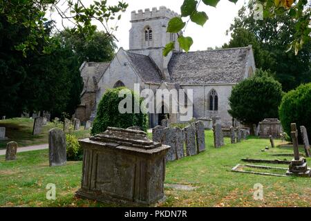 St kenelms Kirche Minster Lovell hauptsächlich 15. Jh. auf den Fundamenten einer früheren Priorat Oxfordshire England gebaut Stockfoto