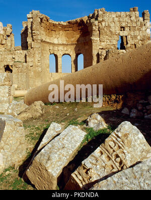 Syrien. Resafa. Wissen, in der Römerzeit als Sergiopolis und kurz als Anastasiopolis. Archäologische Stätte. Ruinen der Metropolitankirche, 520. Historische Fotografie (vor dem syrischen Bürgerkrieg). Stockfoto