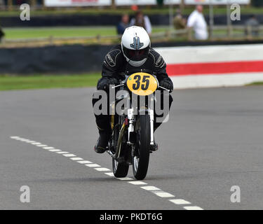 Keith Bush, Mick Grant, Norton Manx, Barry Sheene Memorial Trophy, Goodwood Revival 2018, September 2018, Rundstrecke, Classic, Wettbewerb, Englan Stockfoto