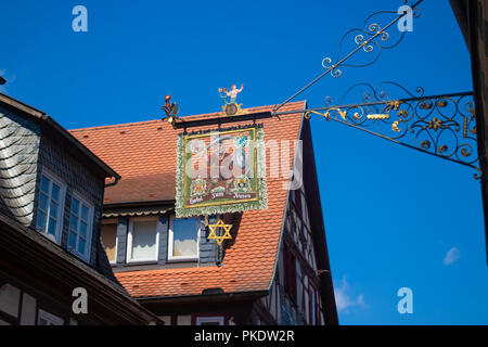 Hotel Zum Riesen (Der Riese) ist ein hotel in Miltenberg, Deutschland und ist eines der ältesten Hotels des Landes, zurückgehend bis mindestens 1411 Stockfoto