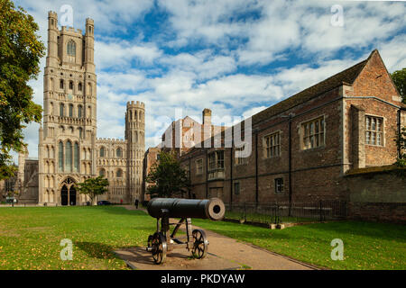 Herbst Nachmittag an der Kathedrale von Ely, Cambridgeshire, England. Stockfoto