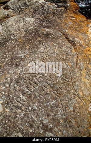 Felsen mit einer alten Liebe Nachricht in einem Herz mit Pfeil ab Feb.13, 1888 in den White Mountains von New Hampshire, USA. Stockfoto