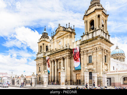 Guatemala City, Guatemala - September 5, 2018: Kathedrale von Guatemala City oder der Metropolitan Kathedrale in der Hauptstadt. Stockfoto