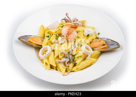 Schüssel, italienische Pasta mit Meeresfrüchten und bottarga, mediterraner Küche Stockfoto