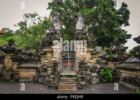 BALI, Indonesien - Januar 22, 2018: Uluwatu Tempel, in Bali, Indonesien, in einem Abend, 22. Januar 2018 Stockfoto