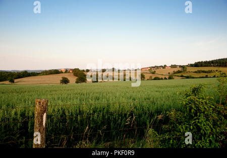 Die Täler rund um Empury im Parc Naturel Régional du Morvan, in der Nièvre (Frankreich, 24/06/2010) Stockfoto