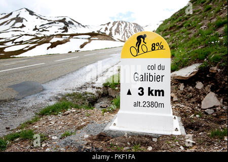 Impressionen von der Französischen Alpen vom Col du Galibier, in den Hautes Alpes (Frankreich, 14.06.2010) Stockfoto