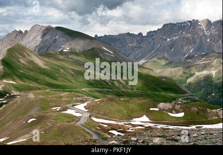 Impressionen von der Französischen Alpen vom Col du Galibier, in den Hautes Alpes (Frankreich, 14.06.2010) Stockfoto