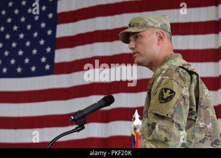 Oberst Jason Fryman, eingehende Commander der 78th Aviation Truppe der Georgia Army National Guard Befehl zum Abschluss des 78h ATC-Änderung der Befehl Zeremonie spricht. Stockfoto