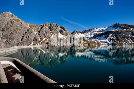 Eindrücke von der Lünersee, einem unberührten Bergsee in einer Höhe von 1979 Meter, in der Nähe von Leogang (Österreich, 15/10/2011) Stockfoto