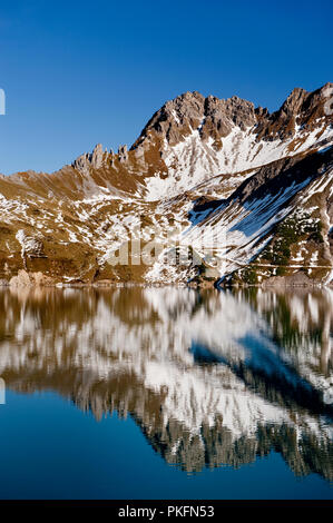 Eindrücke von der Lünersee, einem unberührten Bergsee in einer Höhe von 1979 Meter, in der Nähe von Leogang (Österreich, 15/10/2011) Stockfoto