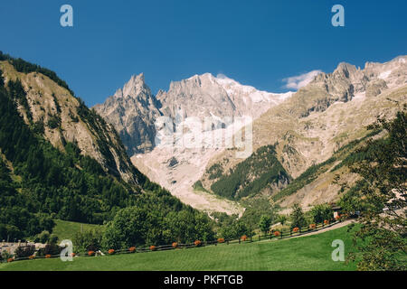 Mont Blanc Massiv. Panorama vom, Courmayeur, Aostatal, Italien Stockfoto