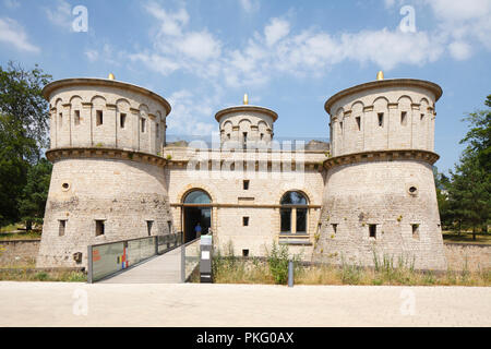 Das historische Fort Thüngen oder Dräi Eechelen, Musée d'Art Moderne Grand-Duc Jean, Luxemburg, Luxemburg Stockfoto