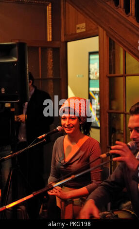 Die partchesz, Nathalie Delcroix und Björn Eriksson, auch bei der King Kong Pub in Antwerpen während der Zuiderzinnen Festival (Belgien, 21/09/2008) Stockfoto