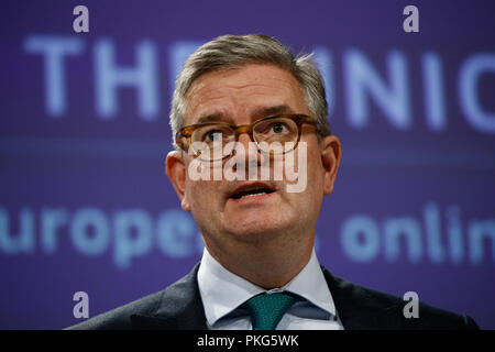 Brüssel, Belgien. 13. September 2018. Der EU-Kommissar Julian König hält eine Pressekonferenz für die Bekämpfung des Terrorismus online und offline. Alexandros Michailidis/Alamy leben Nachrichten Stockfoto