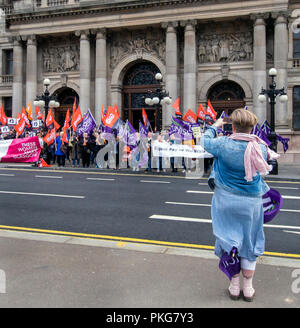 Glasgow, Großbritannien. September 2018. EQUAL Pay Strike Demo in Glasgow City Chambers und George Square., Glasgow, Schottland. Stockfoto