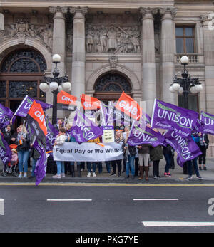 Glasgow, Großbritannien. September 2018. EQUAL Pay Strike Demo in Glasgow City Chambers und George Square., Glasgow, Schottland. Stockfoto