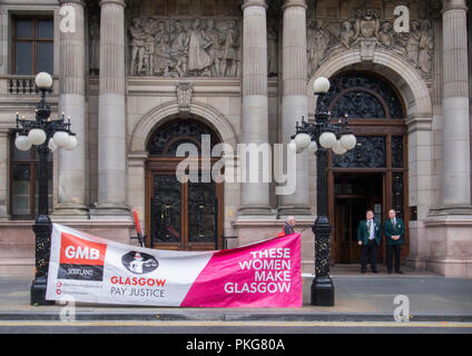 Glasgow, Großbritannien. September 2018. EQUAL Pay Strike Demo in Glasgow City Chambers und George Square., Glasgow, Schottland. Stockfoto