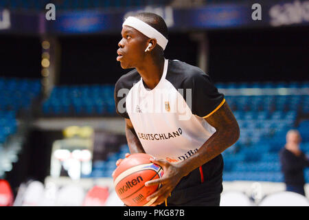 Tallinn, Estland. 13 Sep, 2018. 13. September 2018, Deutschland, Tallinn: Basketball: WM-Qualifikation, Estland gegen Deutschland, Europa, Runde 2, Gruppe L, Spieltag 1. Dennis Schroeder aus Deutschland nach dem Aufwärmen vor dem Spiel. Credit: Raigo Pajula/dpa/Alamy leben Nachrichten Stockfoto