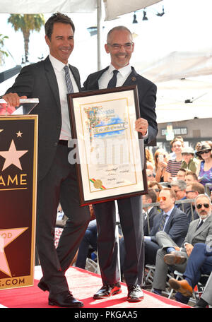 Los Angeles, USA. September 13, 2018: Eric McCormack & Mitch O'Farrell auf dem Hollywood Walk of Fame Star Zeremonie zu Ehren' & Grace' Stern Eric McCormack. Credit: Sarah Stewart/Alamy leben Nachrichten Stockfoto