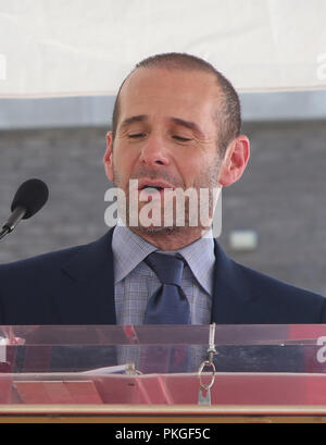 Los Angeles, Ca, USA. 13 Sep, 2018. Max Mutchnick, in der Hollywood Walk of Fame Zeremonie zu Ehren Eric McCormack in Los Angeles, Kalifornien am 13. September 2018. Credit: Faye Sadou/Medien Punch/Alamy leben Nachrichten Stockfoto