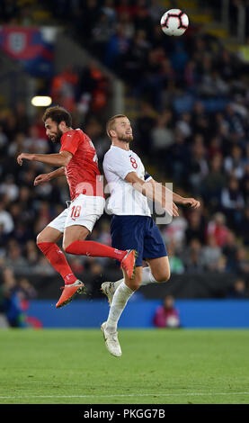 Eric Dier von England ist HERAUSGEFORDERT DURCH Admir Mehmedi der Schweiz England V SCHWEIZ INTERNATIONALE FREUNDLICH ENGLAND V SCHWEIZ INTERNATIONALE FREUNDLICH, 11. September 2018 GBC 12066 STRENG REDAKTIONELLE VERWENDUNG NUR. Wenn der Spieler/Spieler in diesem Bild dargestellt ist/Spielen für einen englischen Club oder das England National Team. Dann ist dieses Bild darf nur für redaktionelle Zwecke verwendet werden. Keine kommerzielle Nutzung. Folgende Verwendungen sind auch dann eingeschränkt, wenn in einem redaktionellen Kontext: Verwendung in Verbindung mit oder als Teil eines nicht autorisierten Audio-, Video-, Daten-, Spielpläne, sein Verein/liga Logos, Stockfoto