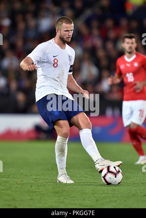 Eric Dier von England England V SCHWEIZ INTERNATIONALE FREUNDLICH ENGLAND V SCHWEIZ INTERNATIONALE FREUNDLICH, 11. September 2018 GBC 12068 STRENG REDAKTIONELLE VERWENDUNG NUR. Wenn der Spieler/Spieler in diesem Bild dargestellt ist/Spielen für einen englischen Club oder das England National Team. Dann ist dieses Bild darf nur für redaktionelle Zwecke verwendet werden. Keine kommerzielle Nutzung. Folgende Verwendungen sind auch dann eingeschränkt, wenn in einem redaktionellen Kontext: Verwendung in Verbindung mit oder als Teil eines nicht autorisierten Audio-, Video-, Daten-, Spielpläne, Verein/liga Logos, Wetten, Spiele oder eine "Live"-Diensten. Auch R Stockfoto