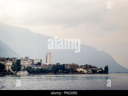Anzeigen von Montreux, am Ufer des Genfer See, Schweiz. Original Archiv Bild im August 1976 auf der Farbe. Stockfoto