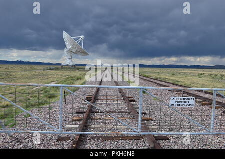 Sehr große Reihe Satellitenschüsseln, New Mexico, USA Stockfoto