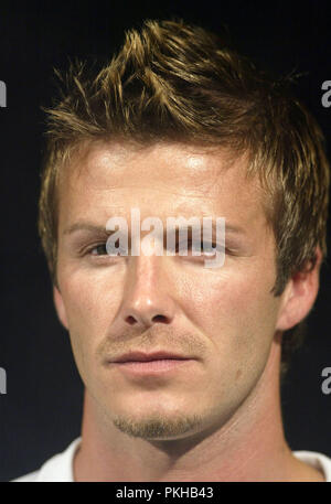 Umbro Kit Launch-Manchester - England. 23. März, 2005. England Kapitän David Beckham spricht auf der Pressekonferenz in der Lowry Hotel vor dem WM-Qualifikationsspiel mit Nordirland am Samstag. Ref: LMK 38-226 JCAI -240305 Bild von Tag zu Tag / Sehenswürdigkeit MediaPunch Stockfoto