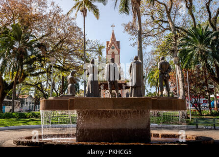 Salto/SP/Brasilien - September 8, 2018: Ground zero Denkmal, stellt die verschiedenen Menschen, die dazu beigetragen haben, die Stadt Gebäude Stockfoto