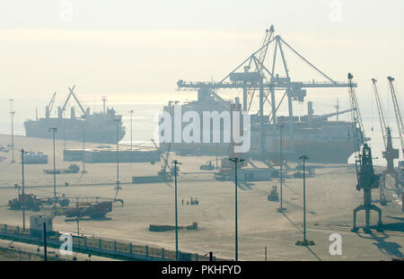 Maritime Tätigkeit im Handelshafen. Setúbal, Portugal Stockfoto