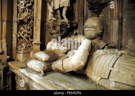 Das Grab von König Afonso Henriques, der Gründer von Portugal, neun Jahrhunderten. Kirche Santa Cruz, Coimbra, Portugal Stockfoto