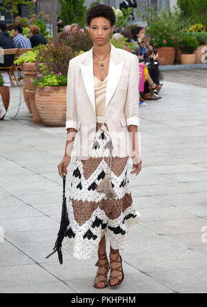 NEW YORK, NY - 11. September 2018: Janaye Furman geht der Start- und Landebahn an der Oscar De La Renta Spring/Summer 2019 fashion show während der New York Fashion Wee Stockfoto