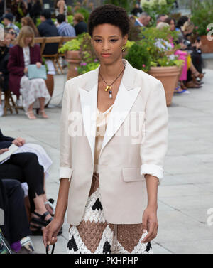 NEW YORK, NY - 11. September 2018: Janaye Furman geht der Start- und Landebahn an der Oscar De La Renta Spring/Summer 2019 fashion show während der New York Fashion Wee Stockfoto