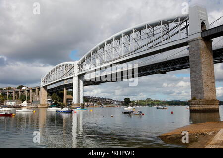 Plymouth, Devon, UK. 13. September 2018. Die Royal Albert und Thamar Brücken überspannt den Fluss Tamar zwischen Cornwall und Devon. Die Royal Albert Br Stockfoto