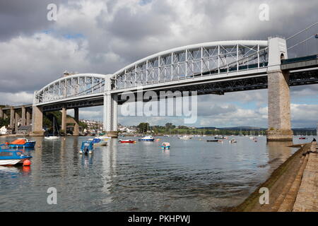 Plymouth, Devon, UK. 13. September 2018. Die Royal Albert und Thamar Brücken überspannt den Fluss Tamar zwischen Cornwall und Devon. Die Royal Albert Br Stockfoto