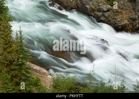 Clarks Fork des Yellowstone an Clarks Fork Picknickplatz aus dem Gerinne Trail, Gallatin National Forest, Beartooth Scenic Byway, Montana Stockfoto