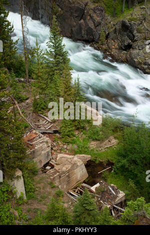 Powerhouse Ruinen auf dem Clarks Fork des Yellowstone an Clarks Fork Picknickplatz aus dem Gerinne Trail, Gallatin National Forest, Beartooth Scenic Byw Stockfoto