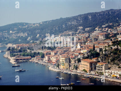 Villefranche-sur-Mer, an der Französischen Riviera im August 1975 auf 35-mm-Film. Stockfoto