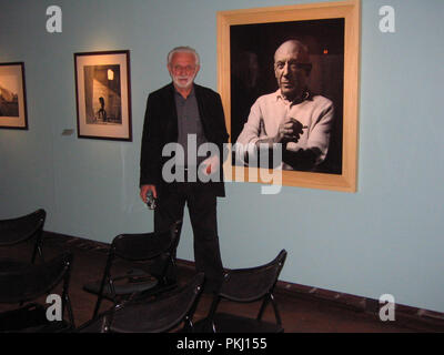 Lucien Clergue - Der Dichter mit der Kamera, eine Retrospektive im Kunst Haus Wien, Österreich 2007. Der Dichter mit der Kamera, eine Retrospektive im Kunst Haus Wien, Österreich 2007. Stockfoto