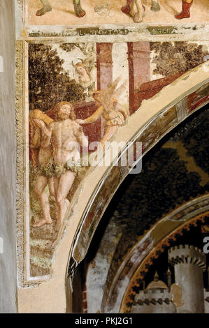 Italien Piemont Ivrea Kirche San Bernardino - Innenraum Fresken an der Eden angetrieben Stockfoto