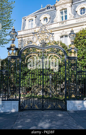 Schöne Haupteingang in Paris Stockfoto