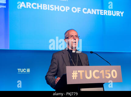 Erzbischof von Canterbury, Justin Welby, Rede auf der TUC-Konferenz. Er kritisierte, dass große Unternehmen wie Amazon für Ausweichen ihren fairen Anteil der Steuer. Stockfoto