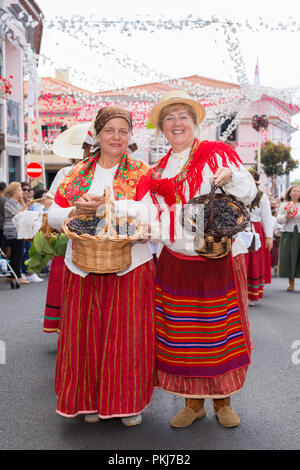 Parade der Madeira Wine Festival oder "Festa do Vinho Madeira" in Estreito de Camara de Lobos, Madeira Island, Portugal, September 2018. Stockfoto