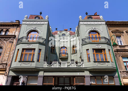 Atemberaubende Architektur (die BRD-Bank) auf die Strada Mureșenilor in Brasov, Rumänien. Stockfoto
